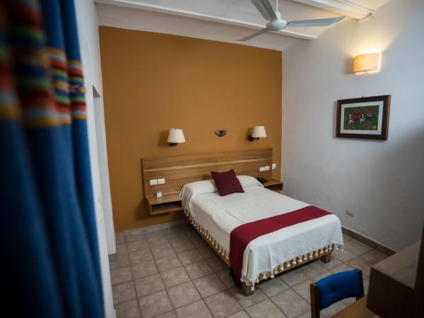 Parador San Agustin : photo 3 de la chambre petite chambre double