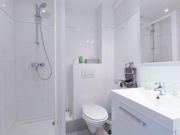 Hôtel Le Mistral : photo 5 de la chambre chambre double standard