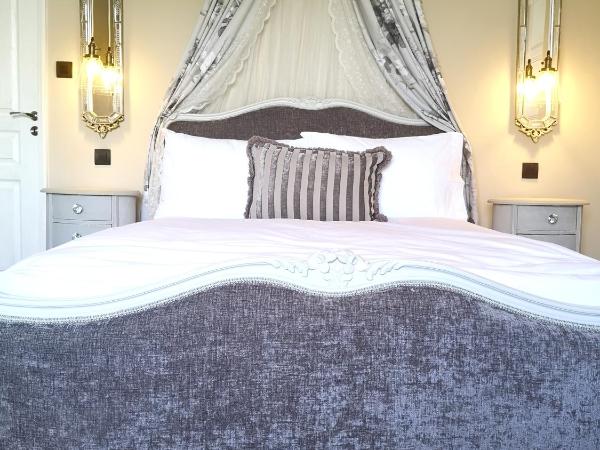 R & R BERGERAC : photo 2 de la chambre chambre double avec salle de bains privative