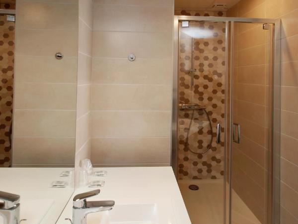 Hôtel Montfort : photo 5 de la chambre chambre double