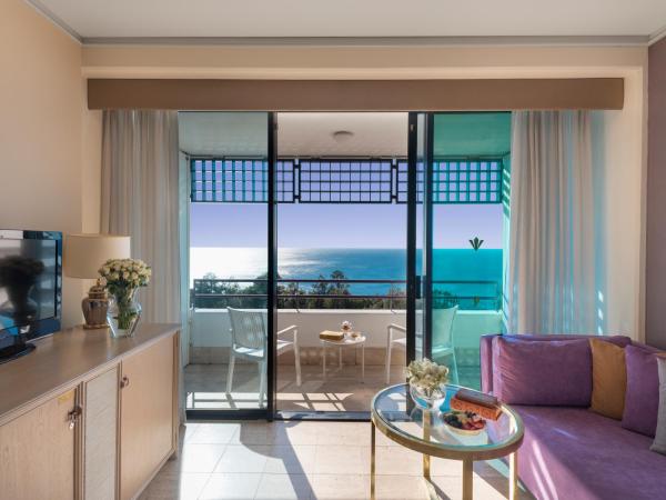 Rixos Downtown Antalya - The Land Of Legends Access : photo 3 de la chambre chambre deluxe lit king-size - vue panoramique sur mer