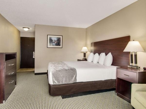 Rodeway Inn & Suites Portland - Jantzen Beach : photo 5 de la chambre chambre lit king-size - non-fumeurs