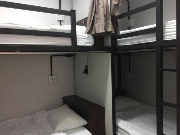 Backpack Station : photo 2 de la chambre dortoir pour femmes 4 lits