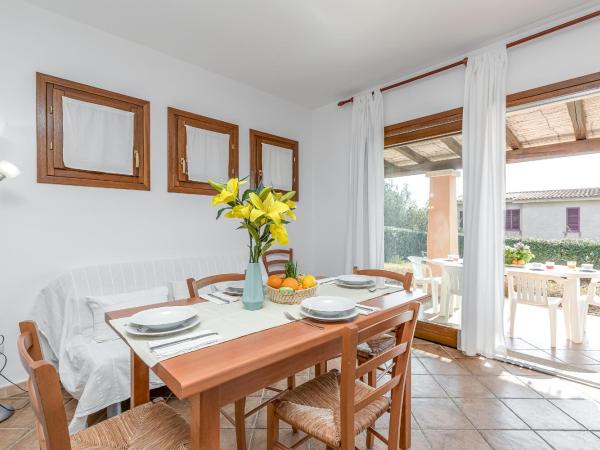 Le Dimore di Nettuno - Happy Rentals : photo 2 de la chambre appartement - vue sur piscine