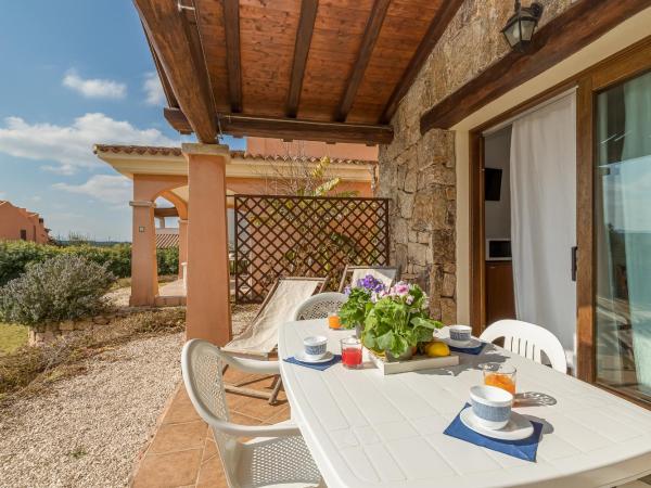 Le Dimore di Nettuno - Happy Rentals : photo 8 de la chambre appartement - vue sur piscine