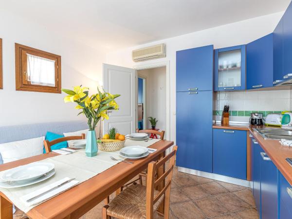 Le Dimore di Nettuno - Happy Rentals : photo 4 de la chambre appartement - vue sur piscine