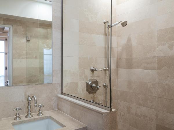 Hotel Saint-Louis en L'Isle - Notre-Dame : photo 1 de la chambre chambre double ou lits jumeaux supérieure