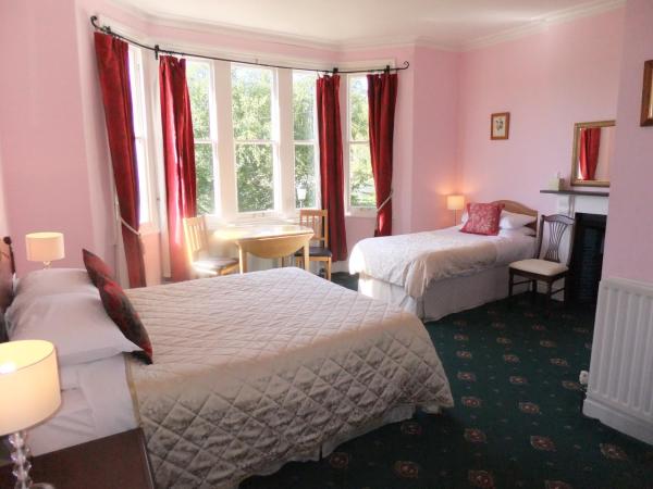 Elgin Villa : photo 1 de la chambre chambre familiale (3 adultes)