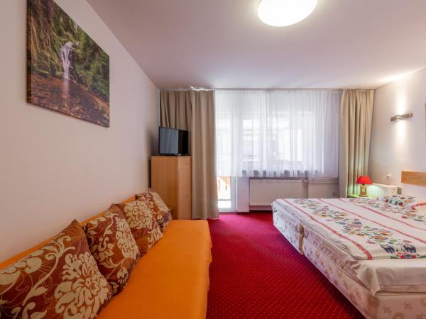 Topaz : photo 1 de la chambre chambre quadruple avec balcon