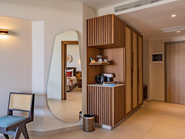 Minos Ambassador Suites & Spa - Adults only : photo 7 de la chambre suite