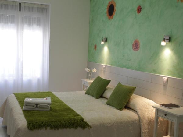 Hostal Madrid Star : photo 7 de la chambre chambre double deluxe - vue sur ville