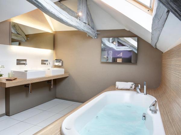 Best Western Premier de La Poste & Spa : photo 2 de la chambre suite familiale