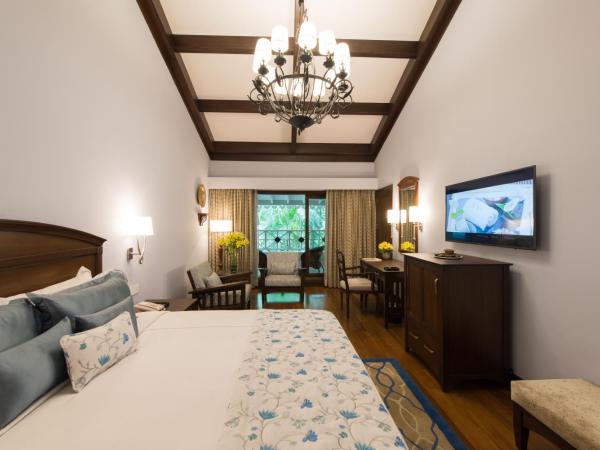 Taj West End : photo 3 de la chambre luxury suite one bedroom garden view king bed