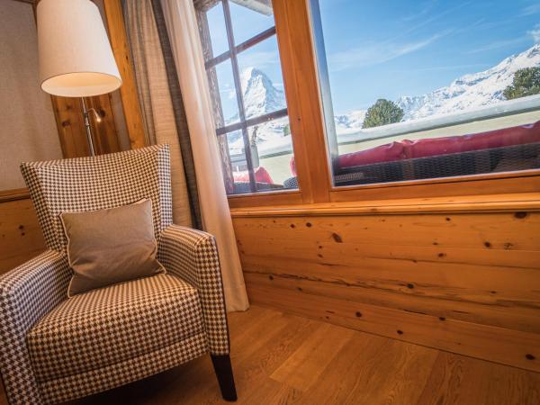 Riffelalp Resort 2222m - Ski-in & Ski-out : photo 2 de la chambre chambre supérieure mont cervin