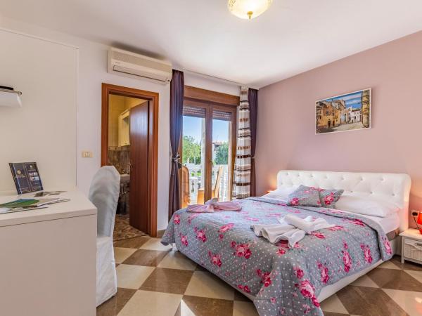 Villa San Rocco Bed & Breakfast : photo 8 de la chambre chambre double