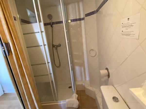 Hôtel Belle Vue d'Angleterre : photo 4 de la chambre chambre triple standard - vue sur mer