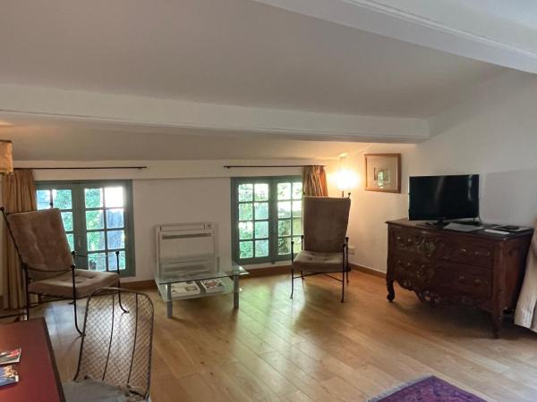 Face au Palais : photo 2 de la chambre chambre double deluxe avec douche