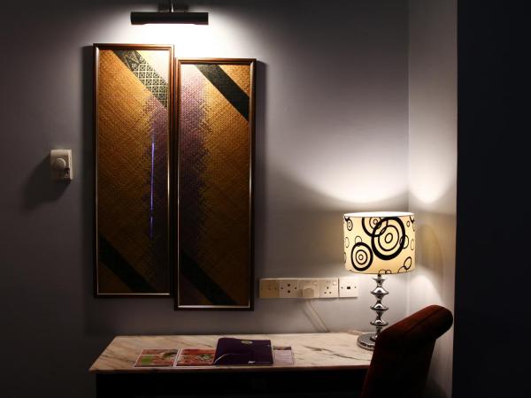 Hotel Maluri : photo 5 de la chambre suite avec jacuzzi