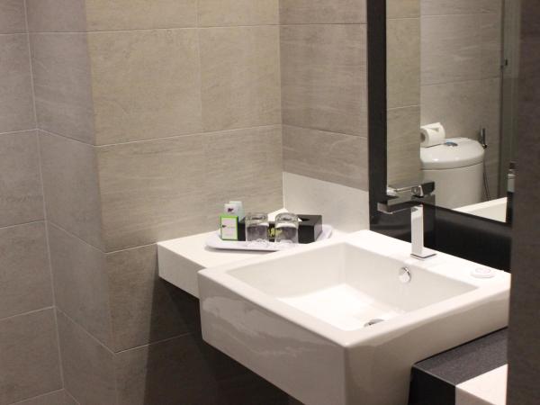 Hotel Maluri : photo 8 de la chambre chambre familiale deluxe