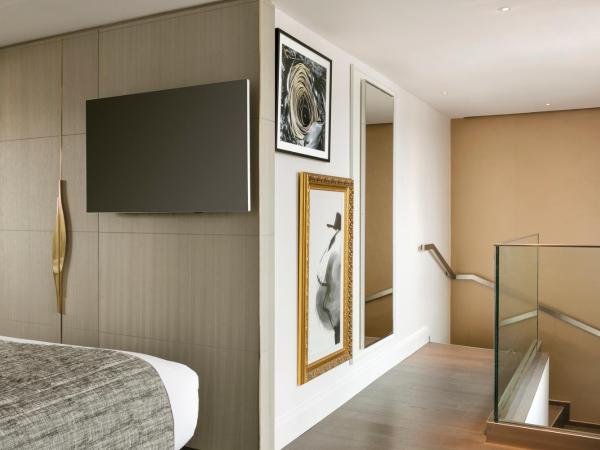La Clef Champs-Élysées Paris by The Crest Collection : photo 3 de la chambre duplex toits de paris