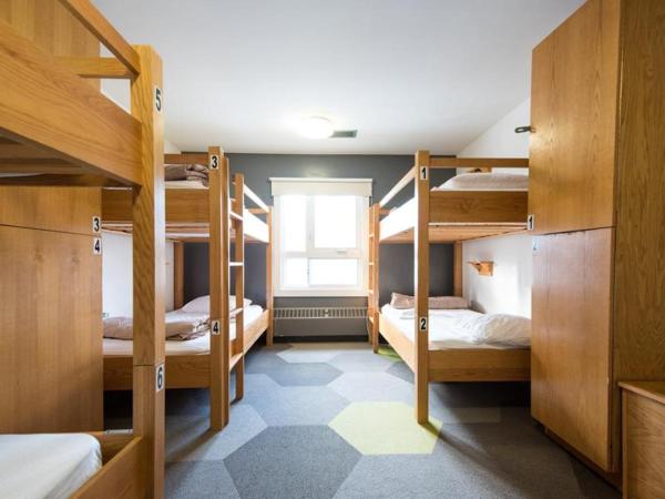 HI Calgary City Centre - Hostel : photo 3 de la chambre lit dans dortoir pour hommes de 6 lits