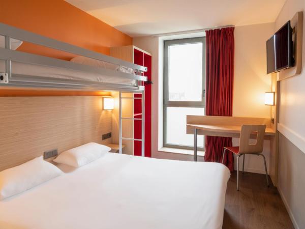 Premiere Classe Le Havre Centre-LES DOCKS : photo 4 de la chambre chambre triple