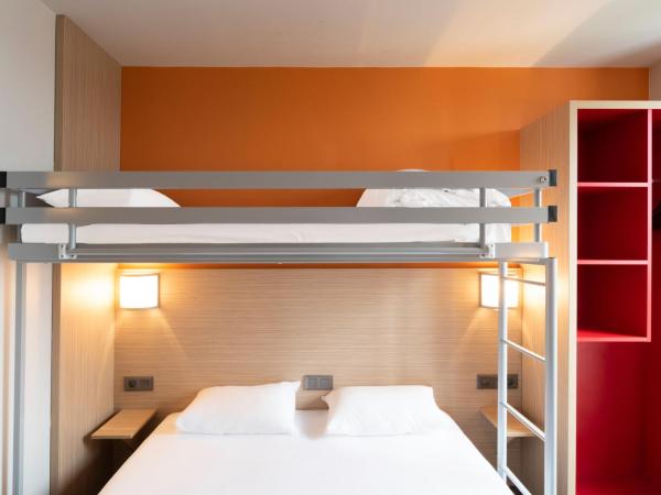 Premiere Classe Le Havre Centre-LES DOCKS : photo 5 de la chambre chambre triple