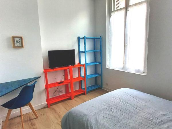 Histoire de Loire - RABELAIS : photo 5 de la chambre chambre double avec salle de bains privative