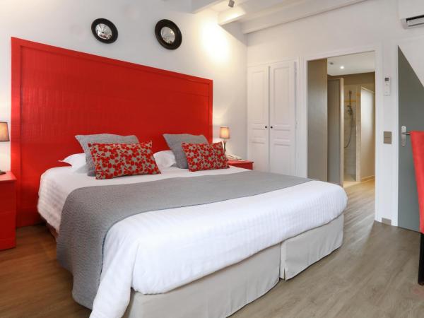 Hotel Le Mas de Castel - Piscine chauffee : photo 10 de la chambre chambre double supérieure avec terrasse