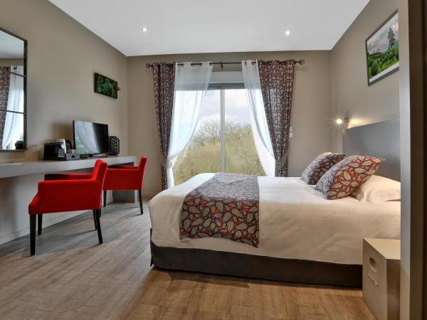 Hotel Le Mas de Castel - Piscine chauffee : photo 5 de la chambre chambre double premium avec terrasse privée