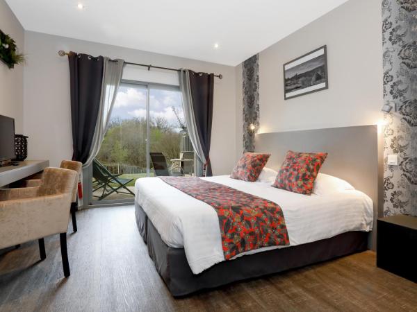 Hotel Le Mas de Castel - Piscine chauffee : photo 8 de la chambre chambre double premium avec terrasse prive