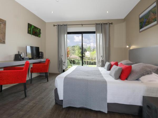 Hotel Le Mas de Castel - Piscine chauffee : photo 7 de la chambre chambre double premium avec terrasse privée