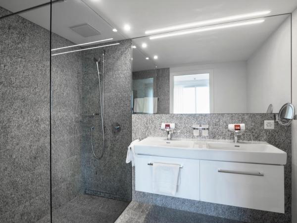 Casa Berno Panorama Resort : photo 3 de la chambre suite junior panorama avec balcon - vue sur lac