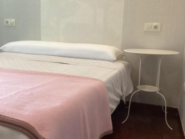 Saudade Hostal Cafetería : photo 8 de la chambre chambre double