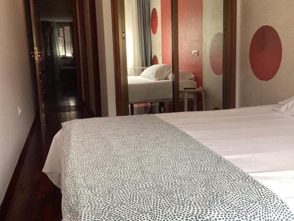 Saudade Hostal Cafetería : photo 8 de la chambre chambre double