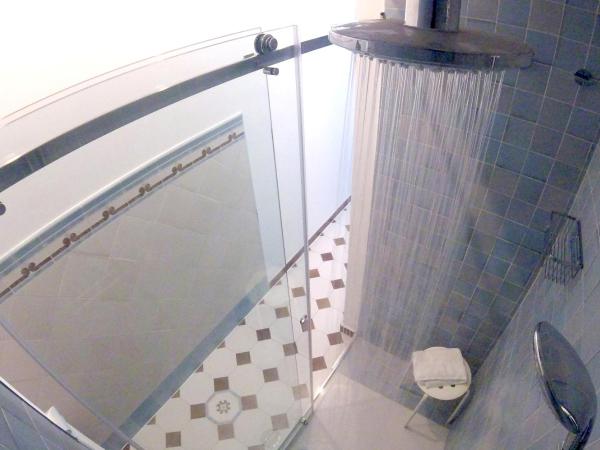 Hotel Continental : photo 4 de la chambre villa 3 chambres avec jacuzzi et jardin privé