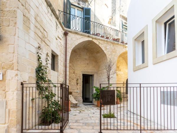 Palazzo De Noha - Boutique Hotel : photo 6 de la chambre suite lit king-size avec baignoire spa - annexe