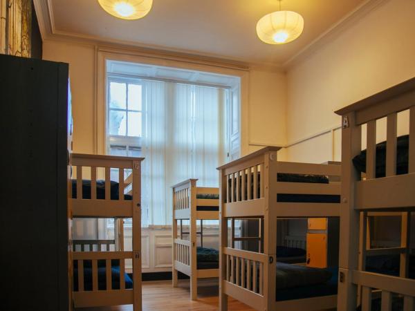 Edinburgh Backpackers : photo 2 de la chambre lit dans dortoir mixte de 8 lits 