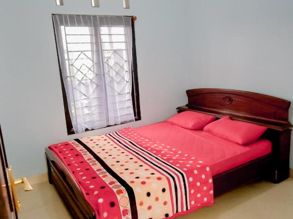 Guesthouse Jogja Osvil : photo 1 de la chambre maison 5 chambres