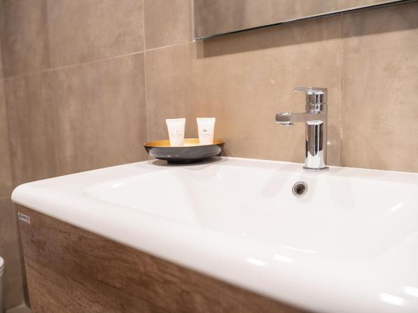 Fourooms - Bari Sparano : photo 10 de la chambre chambre double avec balcon