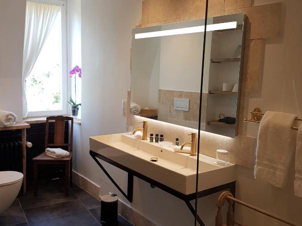 Le Manoir des Impressionnistes - Bord de Mer : photo 3 de la chambre chambre double avec balcon - vue sur mer