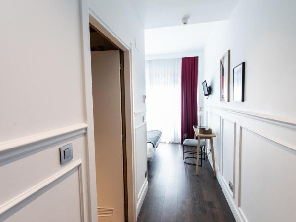 Hotel Trueba : photo 4 de la chambre chambre double deluxe avec balcon