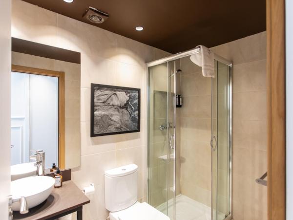 Hotel Trueba : photo 9 de la chambre chambre double deluxe avec balcon