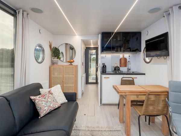 Lemuria Houseboat - pływający domek na wodzie : photo 2 de la chambre appartement