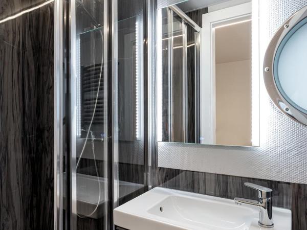 Lemuria Houseboat - pływający domek na wodzie : photo 6 de la chambre appartement