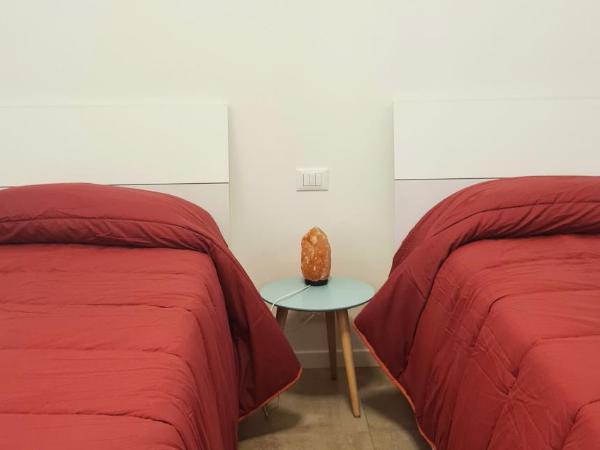 B&B Valle D'Astino : photo 3 de la chambre chambre lits jumeaux avec salle de bains commune