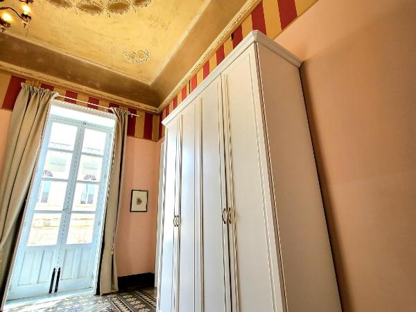 varcOrtigia Bed and Breakfast : photo 4 de la chambre chambre triple avec balcon