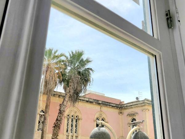 varcOrtigia Bed and Breakfast : photo 3 de la chambre chambre triple avec balcon