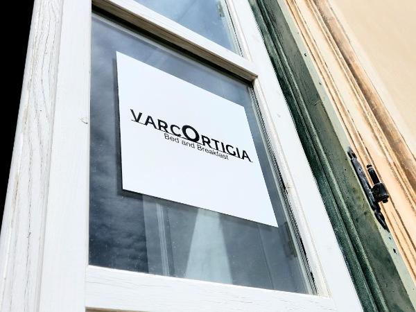 varcOrtigia Bed and Breakfast : photo 2 de la chambre grande chambre double ou lits jumeaux