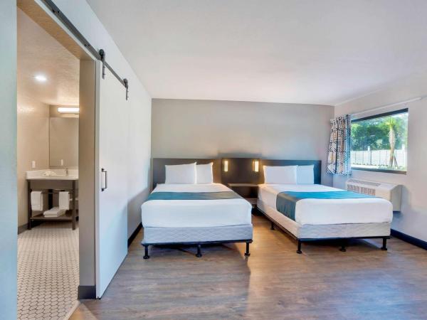 Motel 6-Fort Lauderdale, FL : photo 1 de la chambre chambre quadruple - accessible aux personnes à mobilité réduite - non-fumeurs